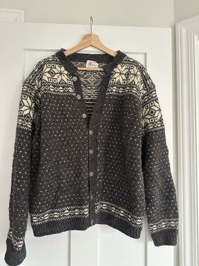 Vintage Nordic-Pattern Dark Gray & Cream 100% Wool Cardigan
